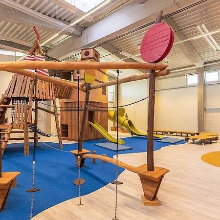 6 Person In Apartament *